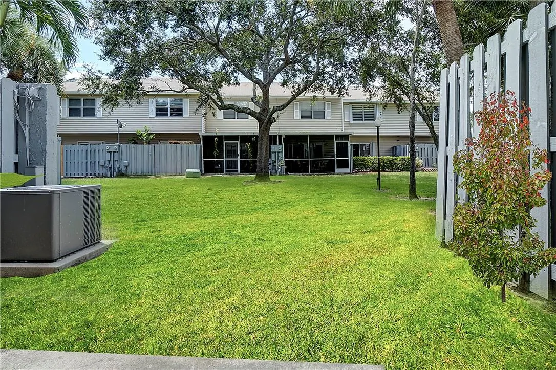 117 SW 3rd St