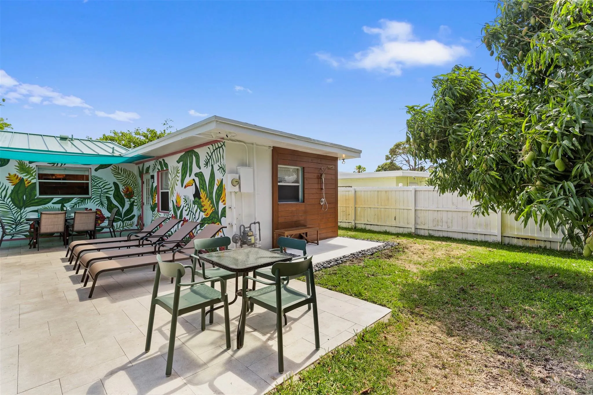 1605 Nanette Ct