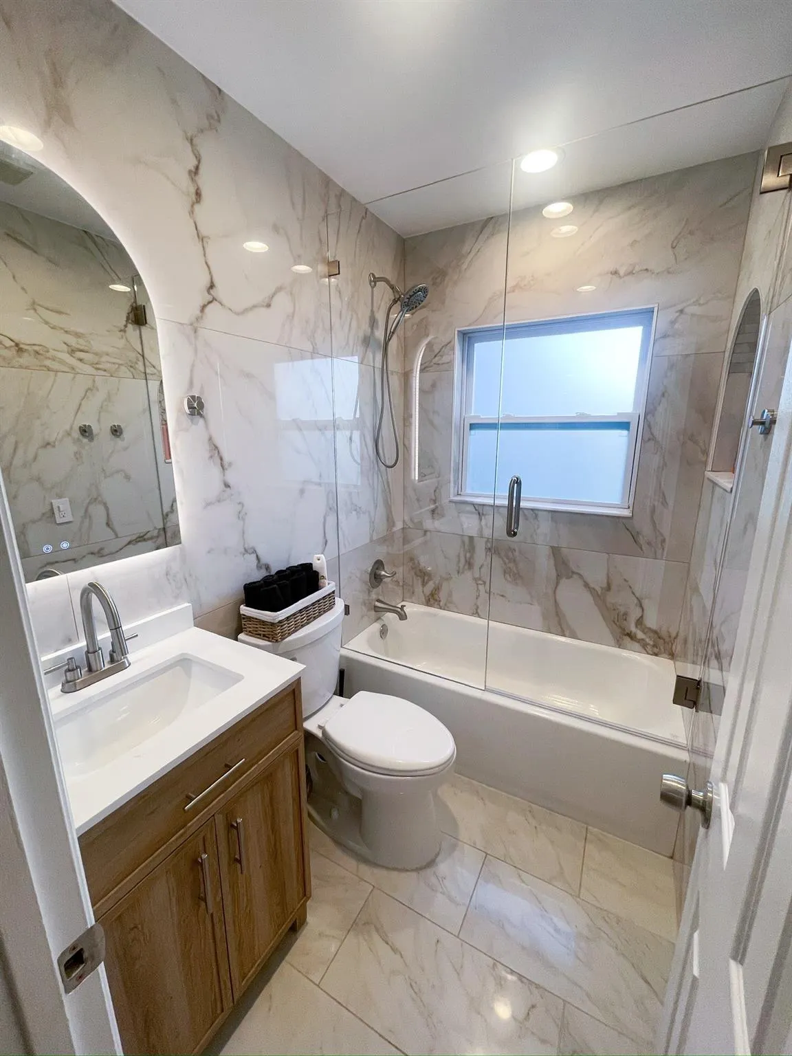 1605 Nanette Ct