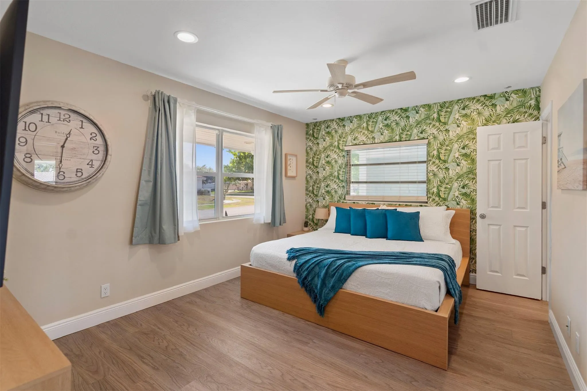 1605 Nanette Ct