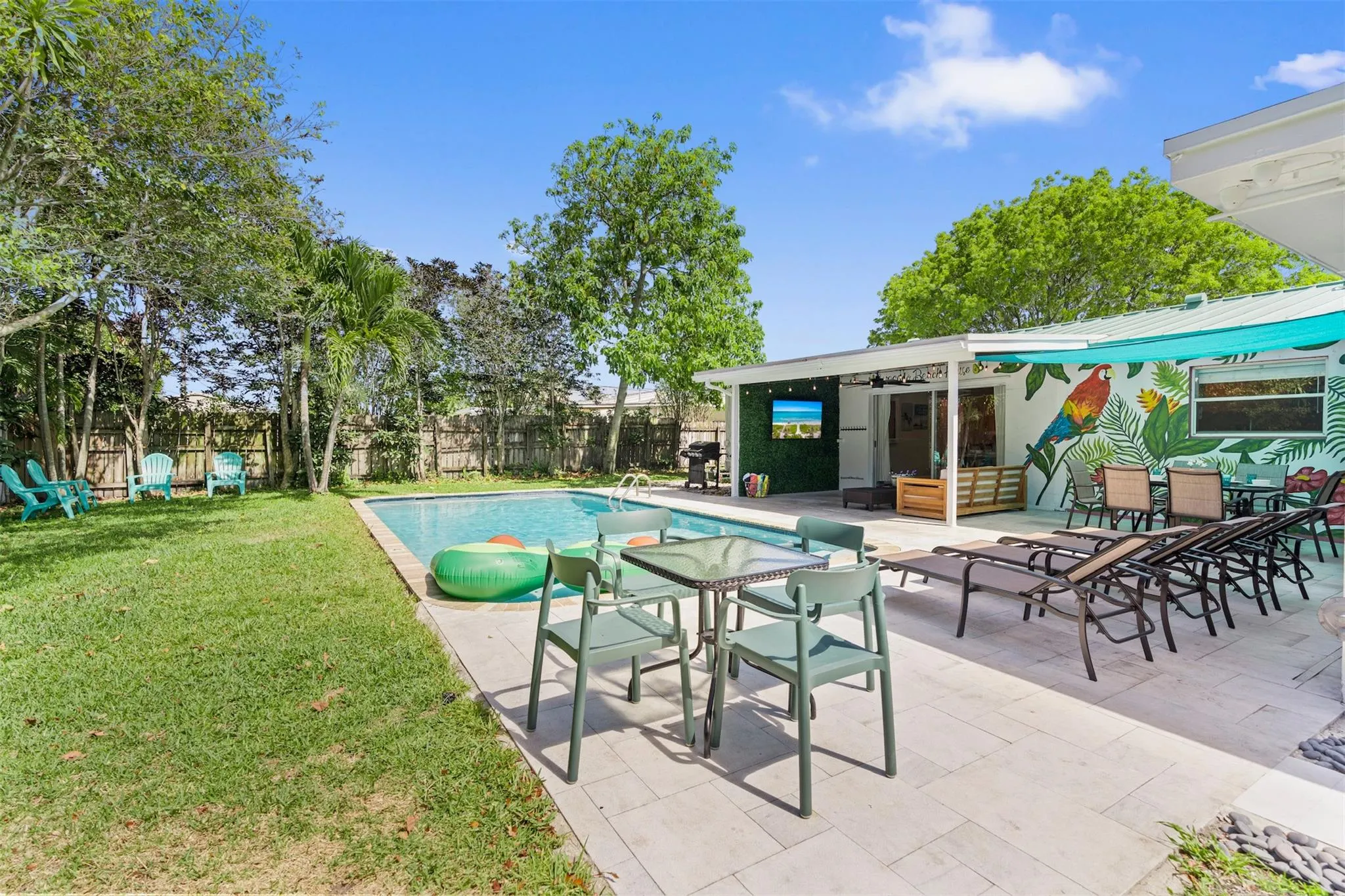 1605 Nanette Ct