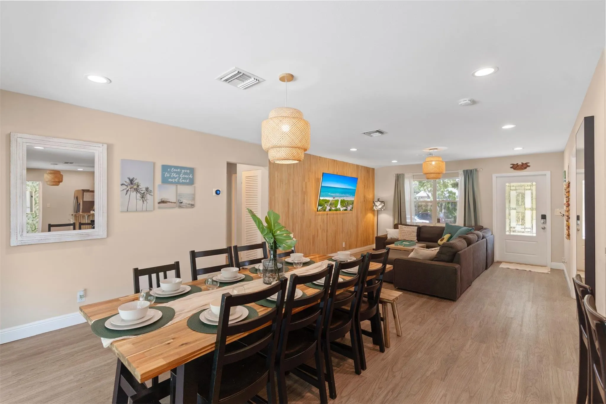 1605 Nanette Ct