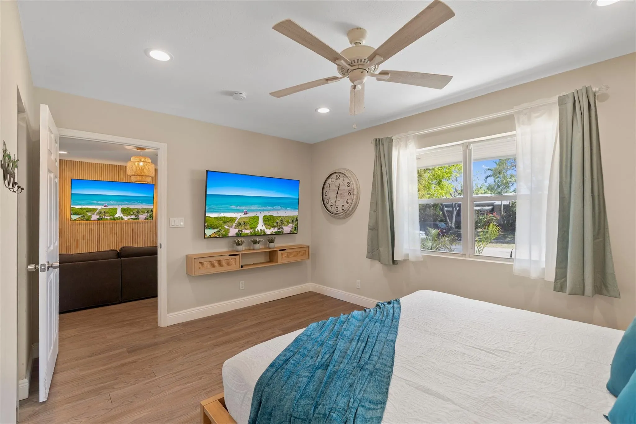 1605 Nanette Ct