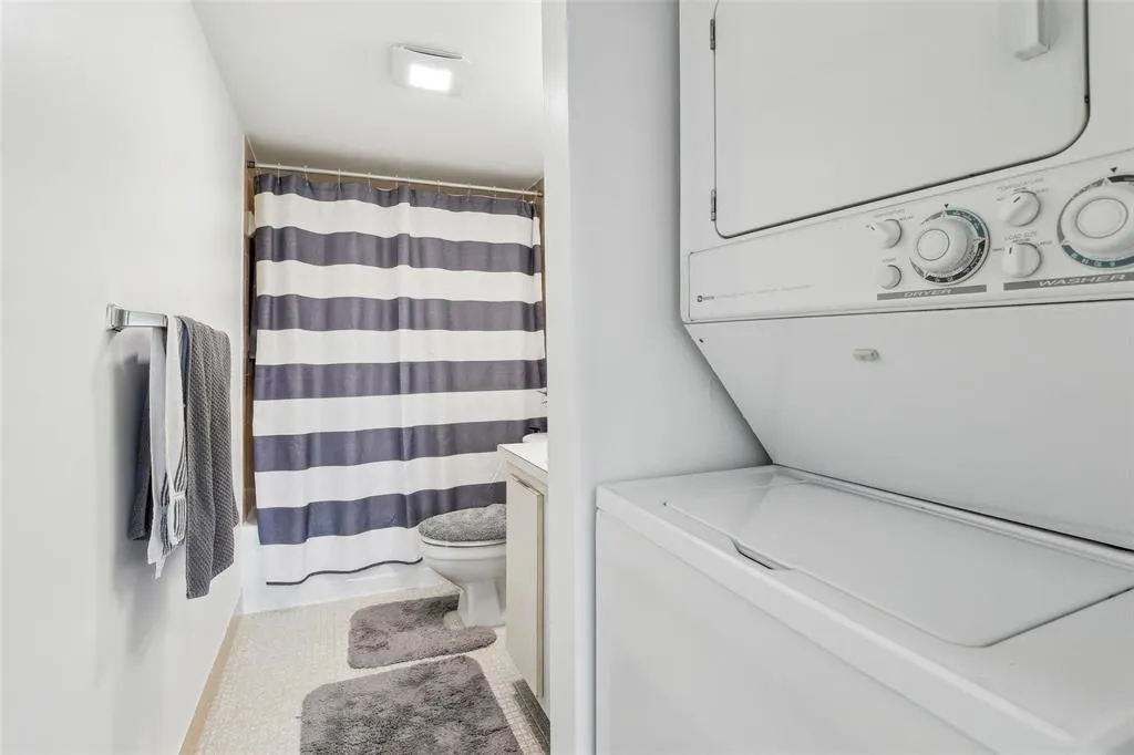 5570 NW 44th St, #510A