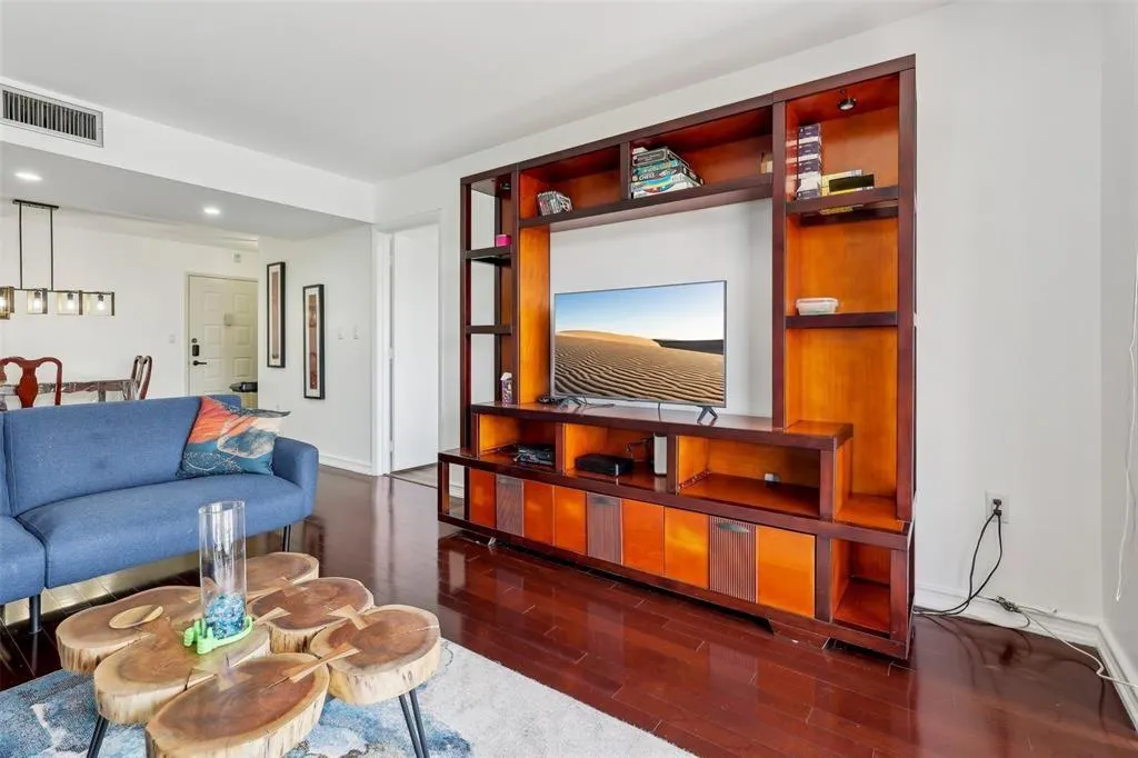 5570 NW 44th St, #510A