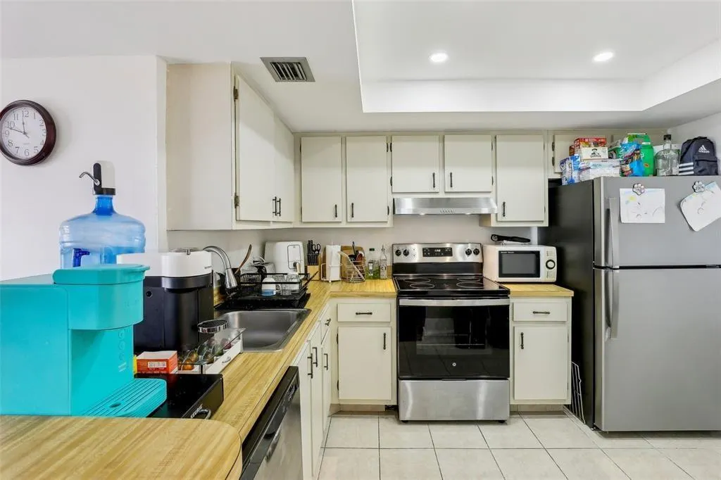 5570 NW 44th St, #510A