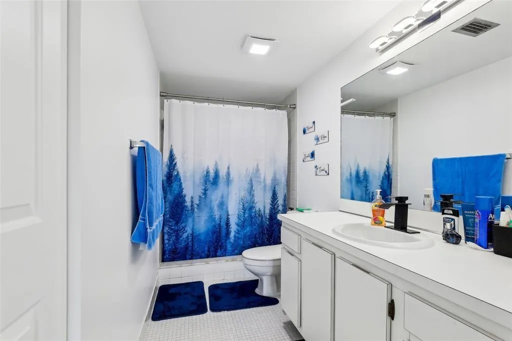 5570 NW 44th St, #510A