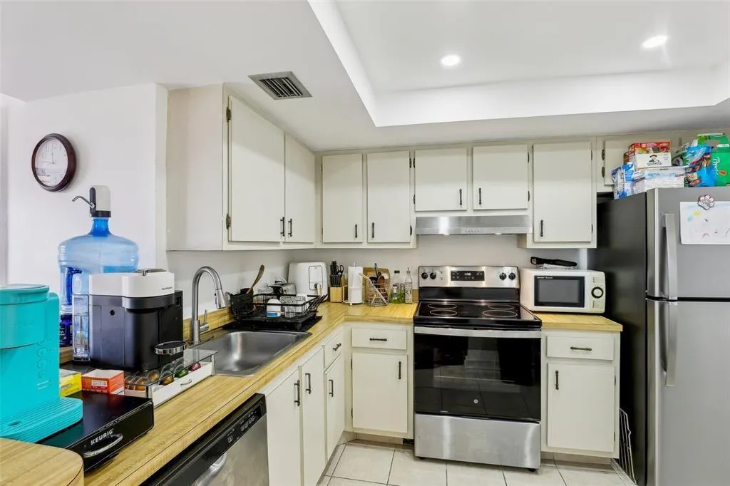 5570 NW 44th St, #510A
