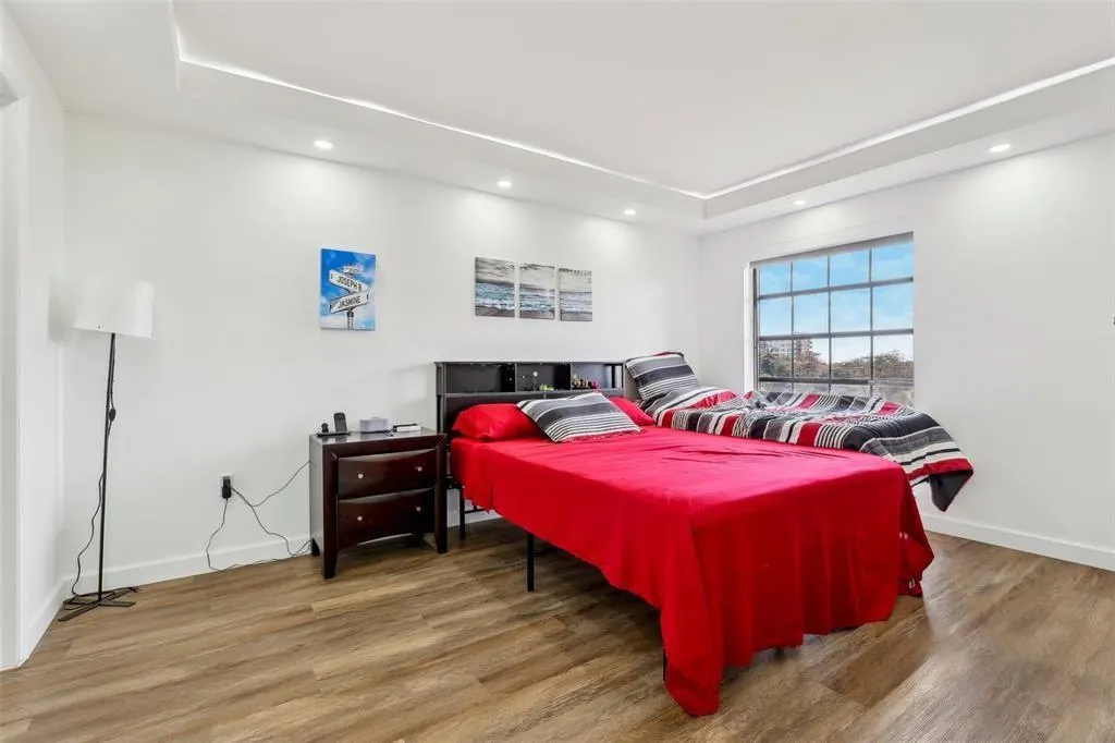 5570 NW 44th St, #510A