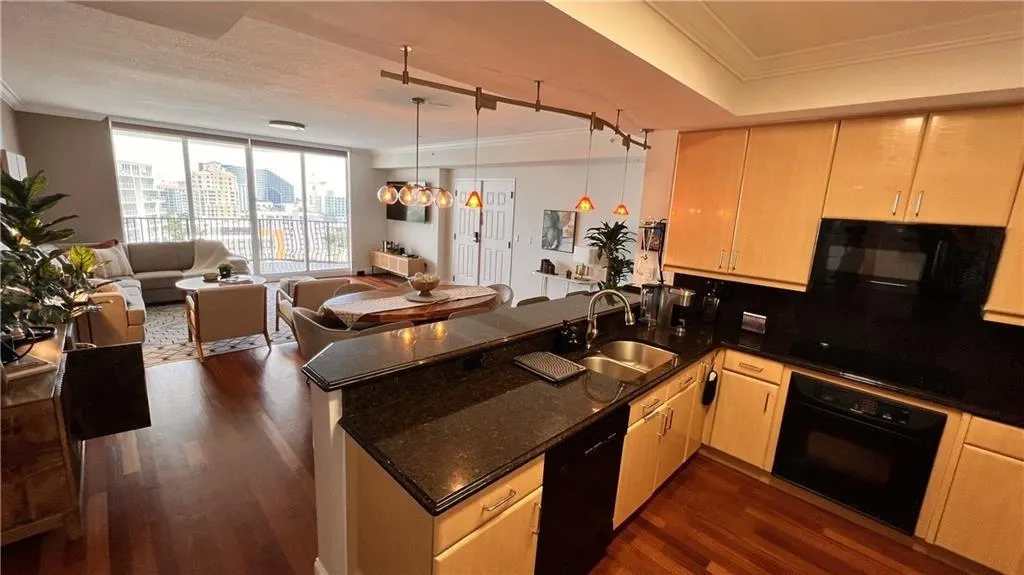 100 S Birch Rd, #1403