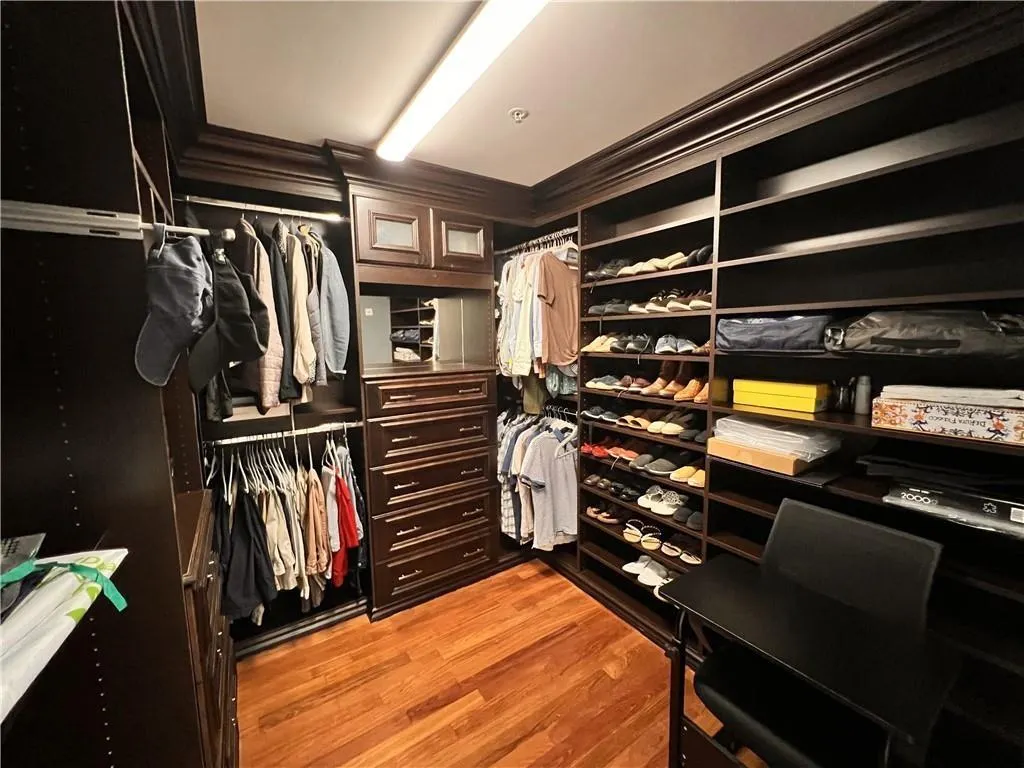 100 S Birch Rd, #1403