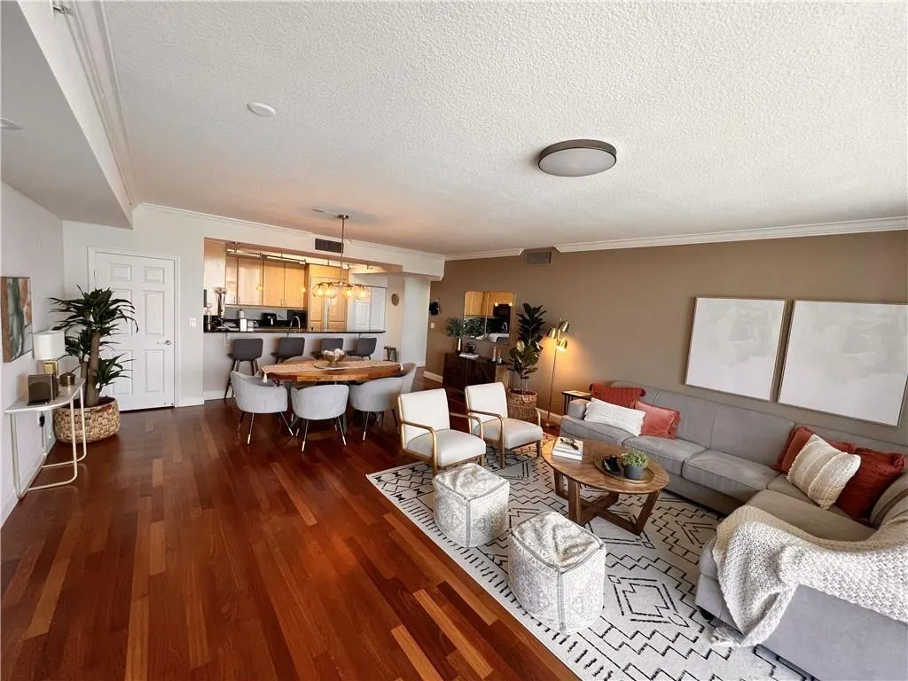 100 S Birch Rd, #1403