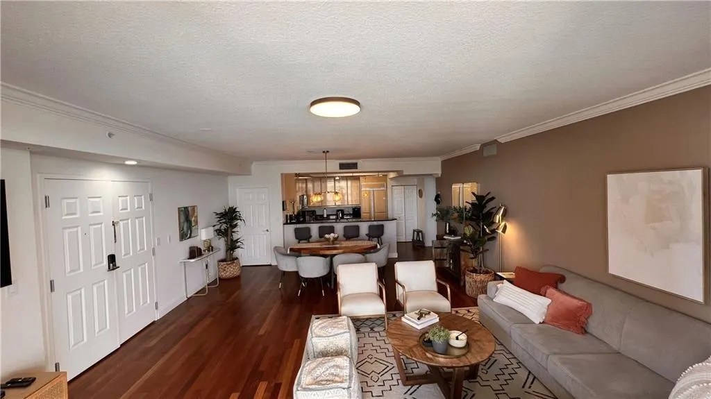 100 S Birch Rd, #1403