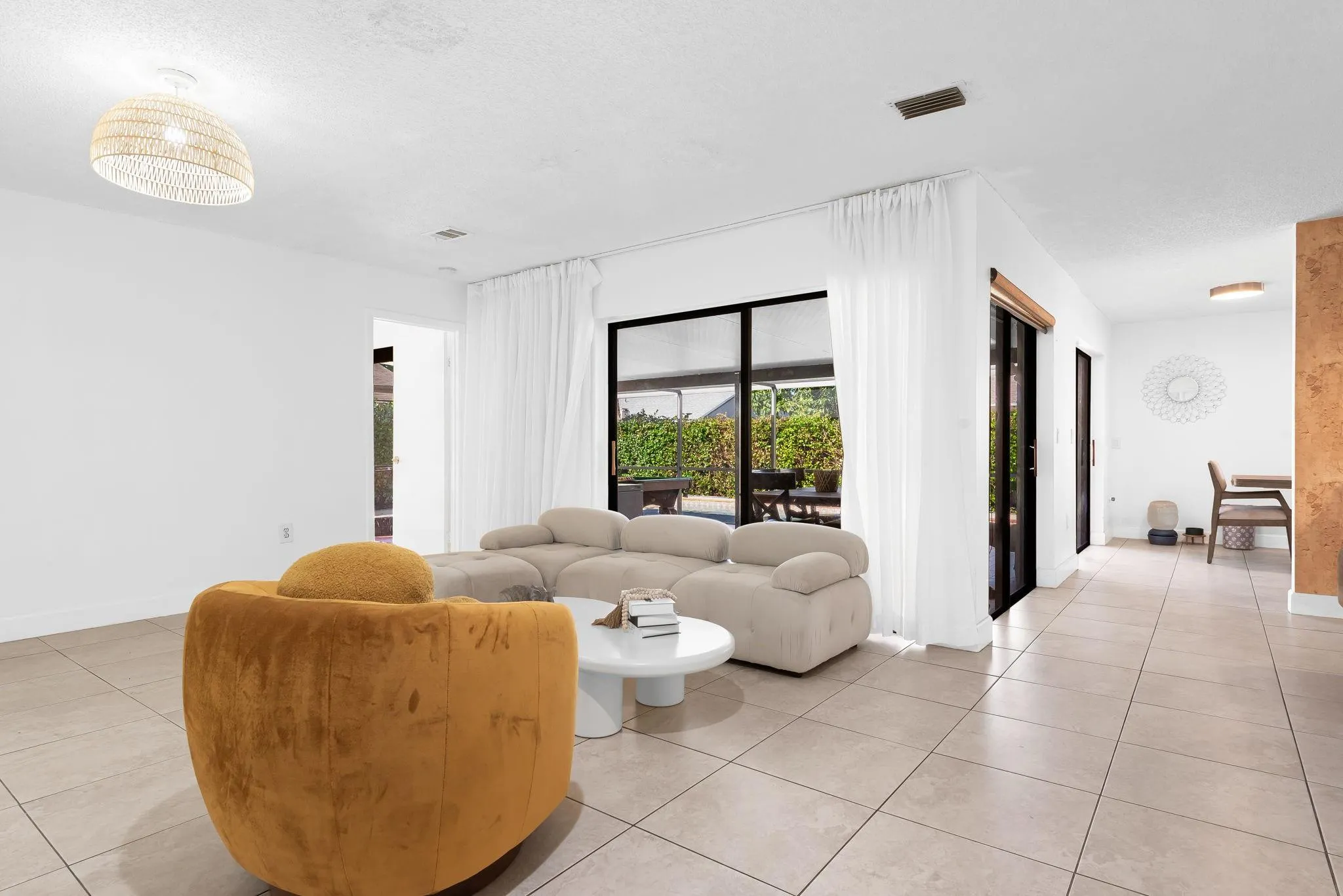 563 SW 169th Ave