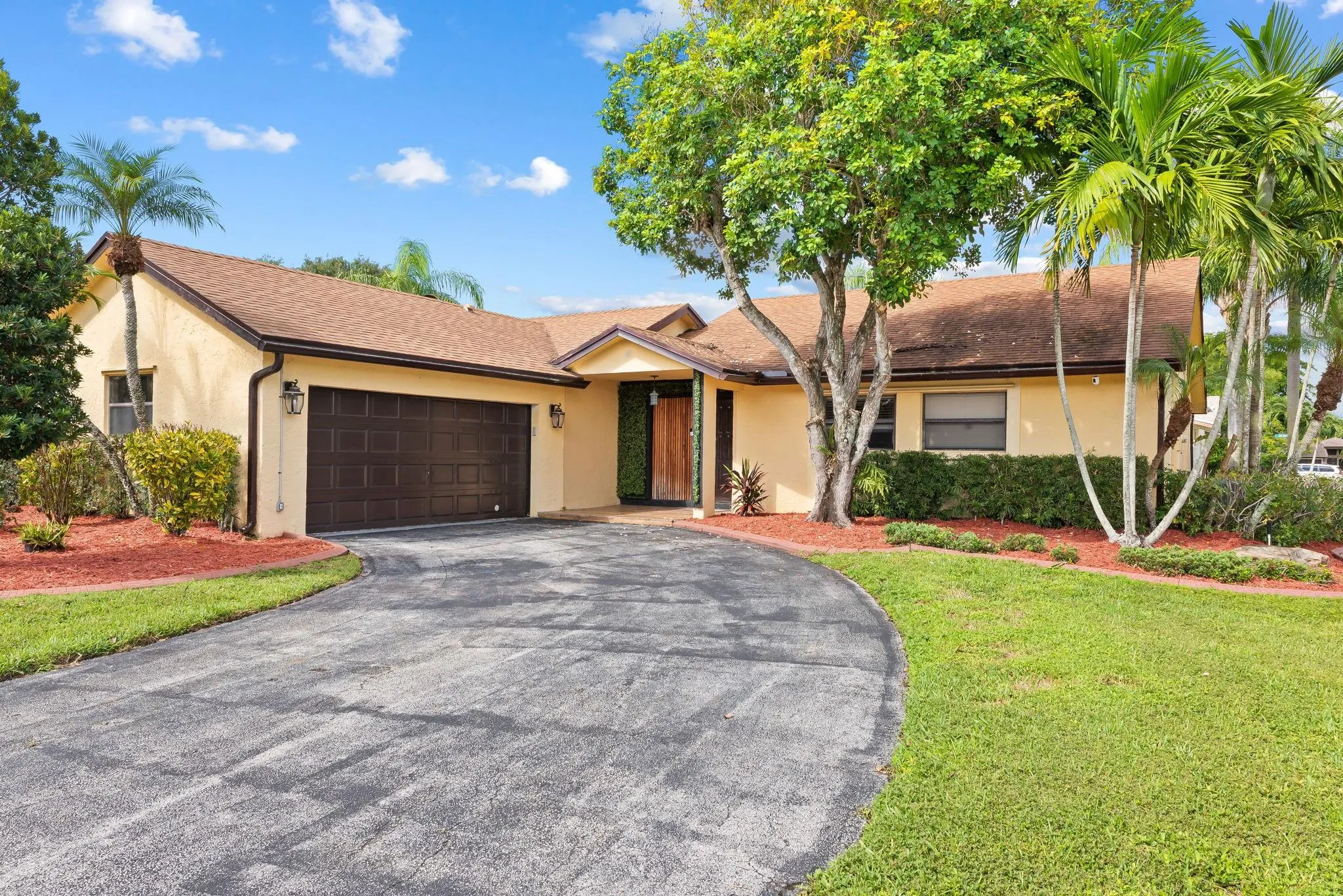 563 SW 169th Ave