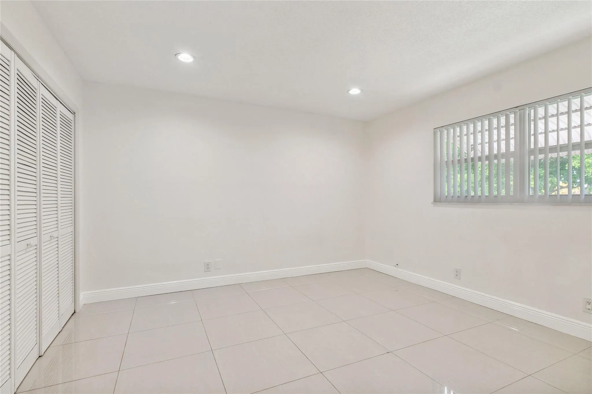 3501 Van Buren St, #15