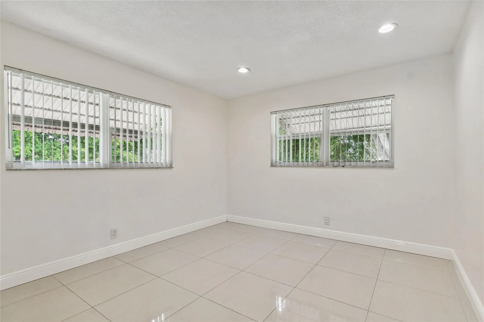 3501 Van Buren St, #15