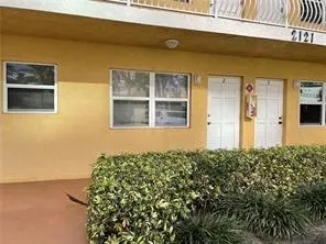 2121 N ocean, #3