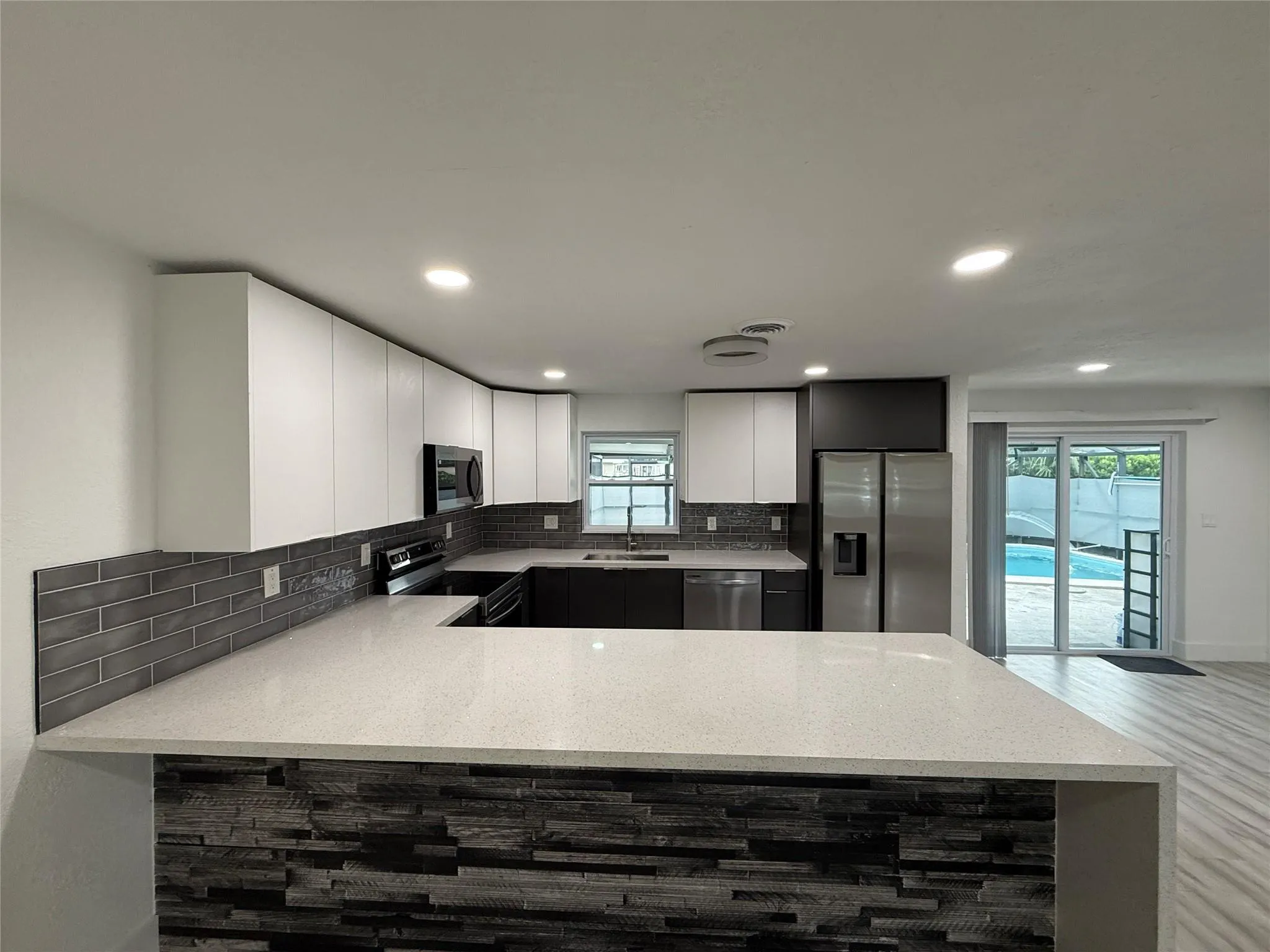401 SW 18th St