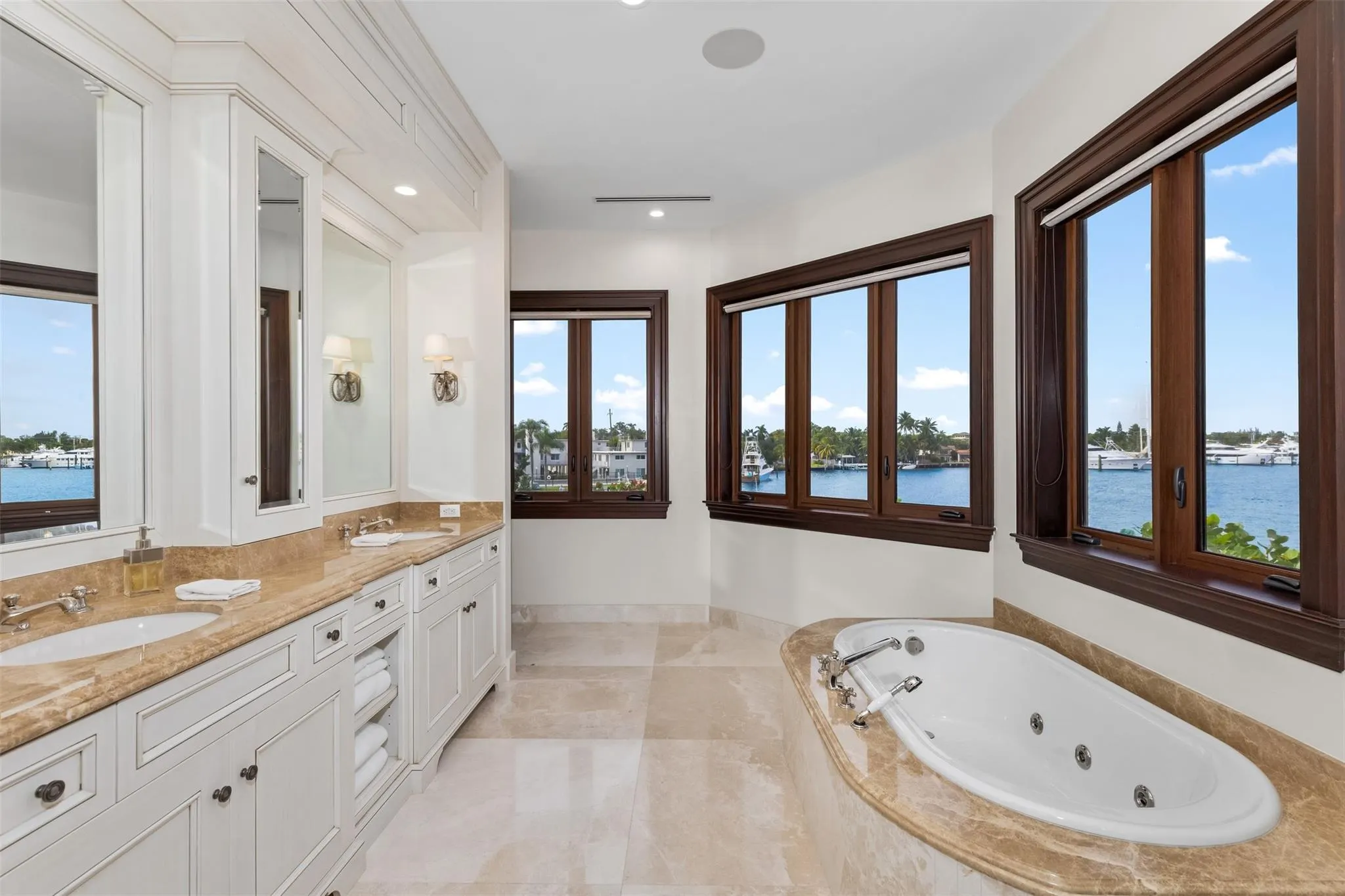 632 2ND KEY DR
