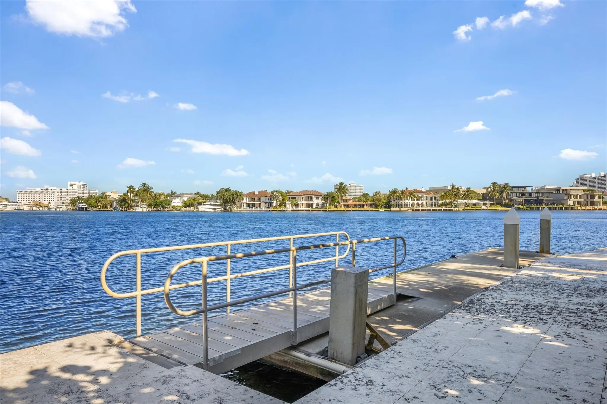 632 2ND KEY DR