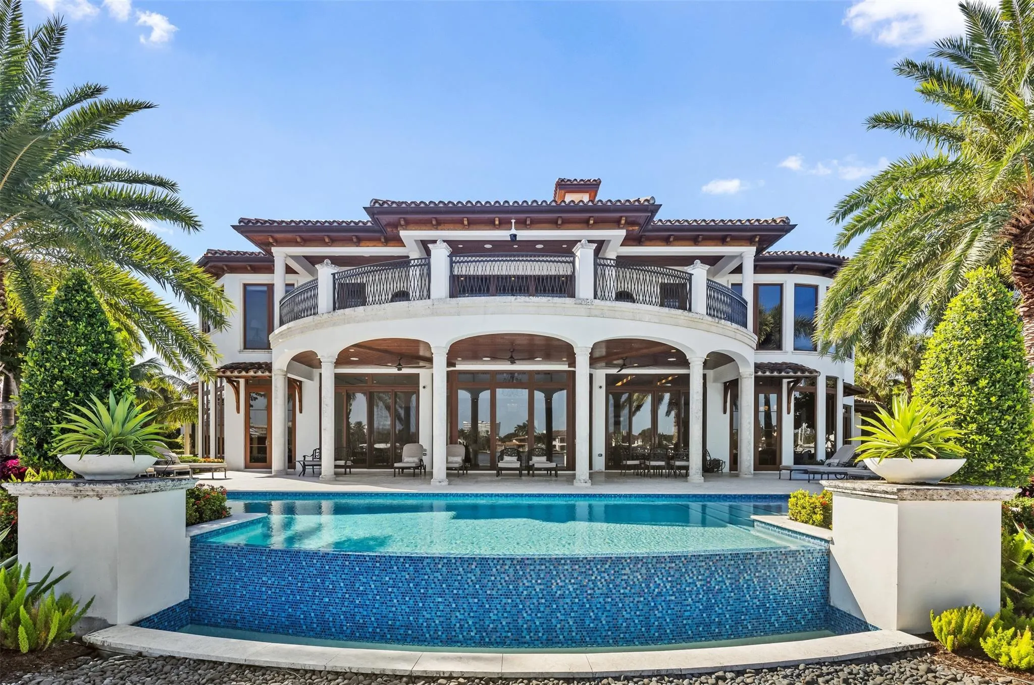 632 2ND KEY DR