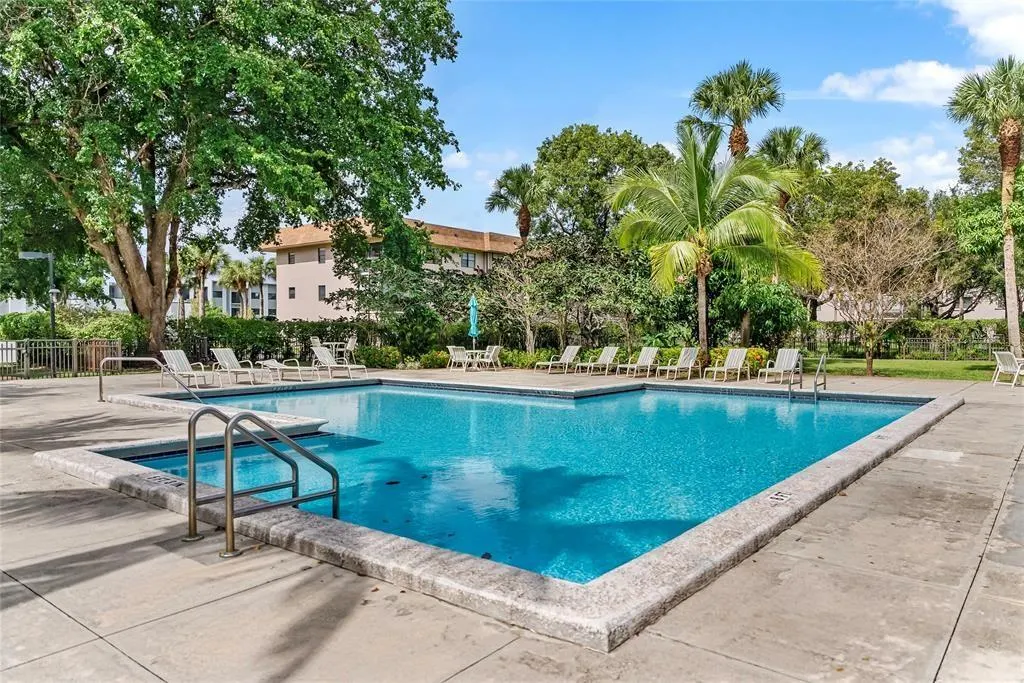 6075 N Sabal Palm Blvd, #114