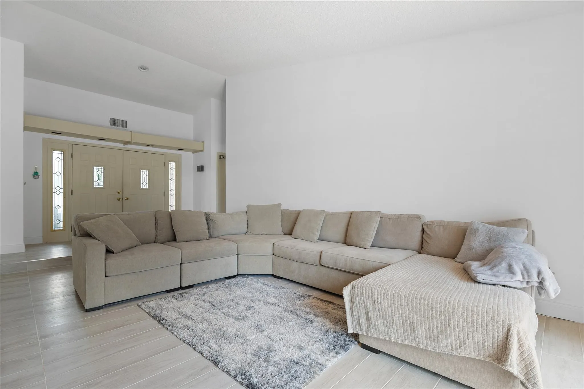 9477 Burlington Pl