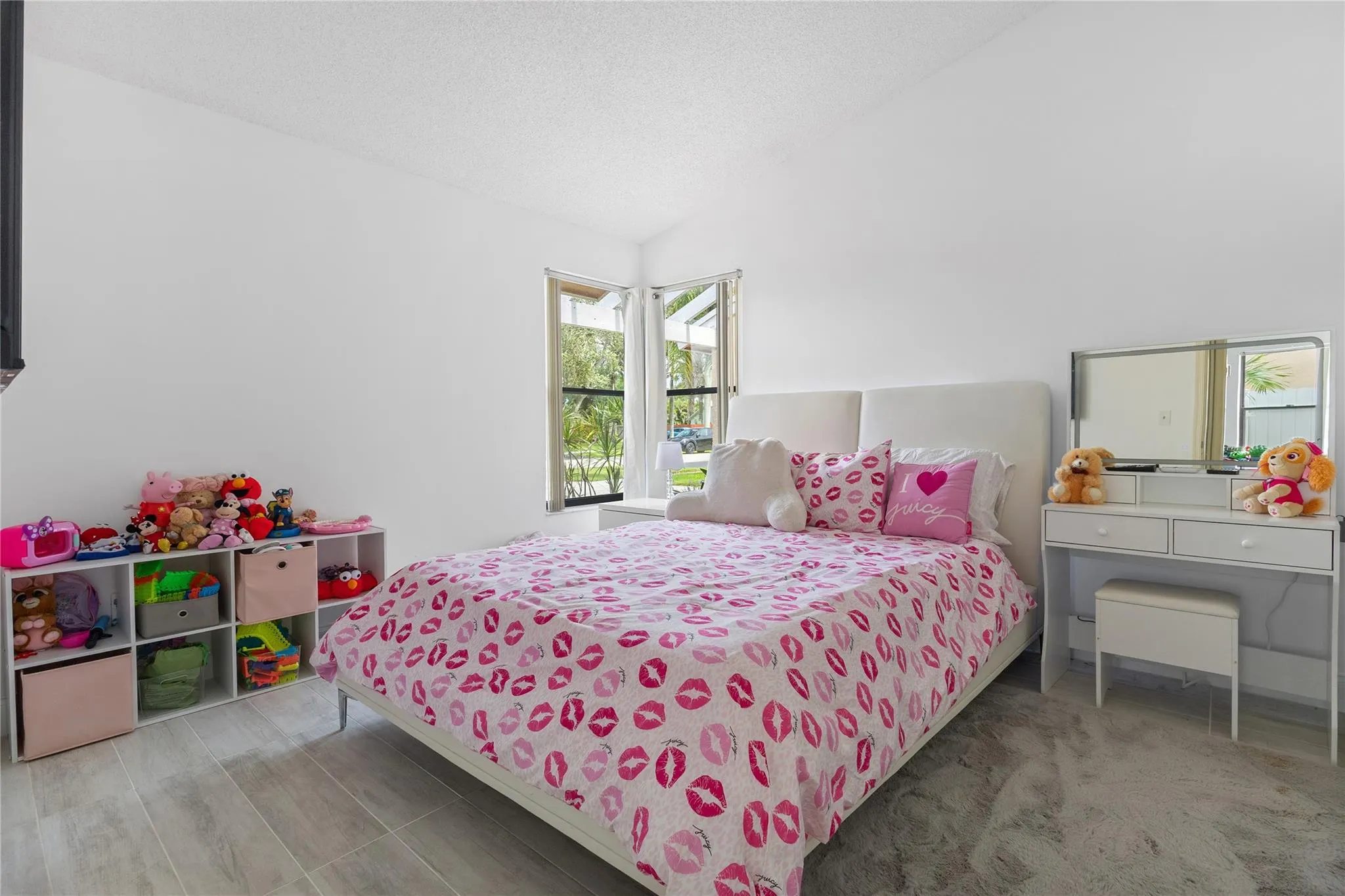 9477 Burlington Pl