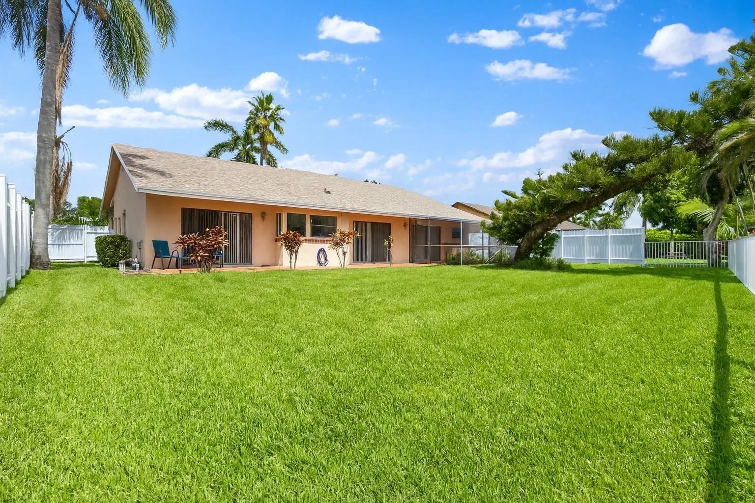 9477 Burlington Pl