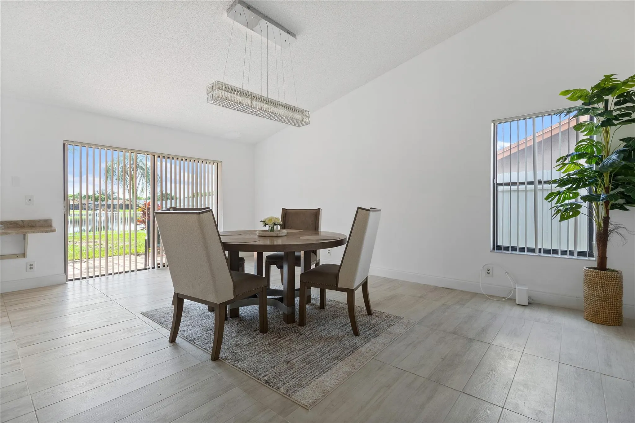 9477 Burlington Pl