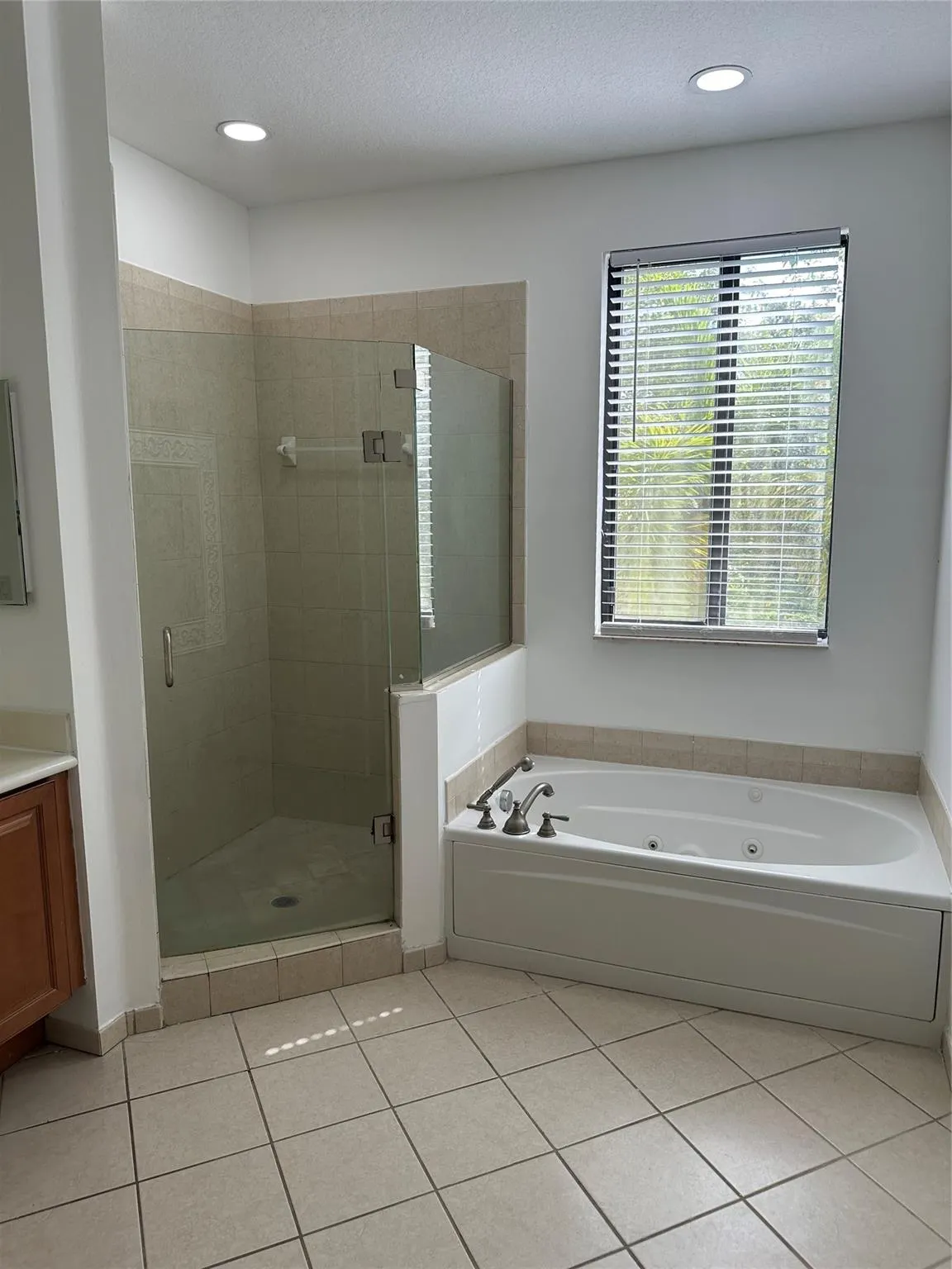 3240 SW 16th Ter