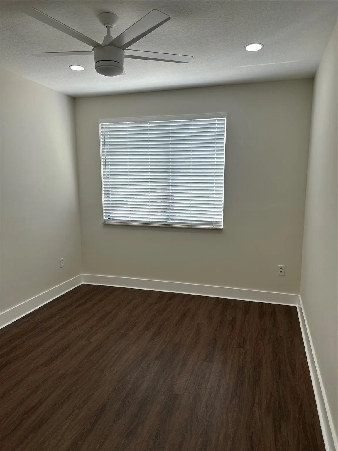 3240 SW 16th Ter