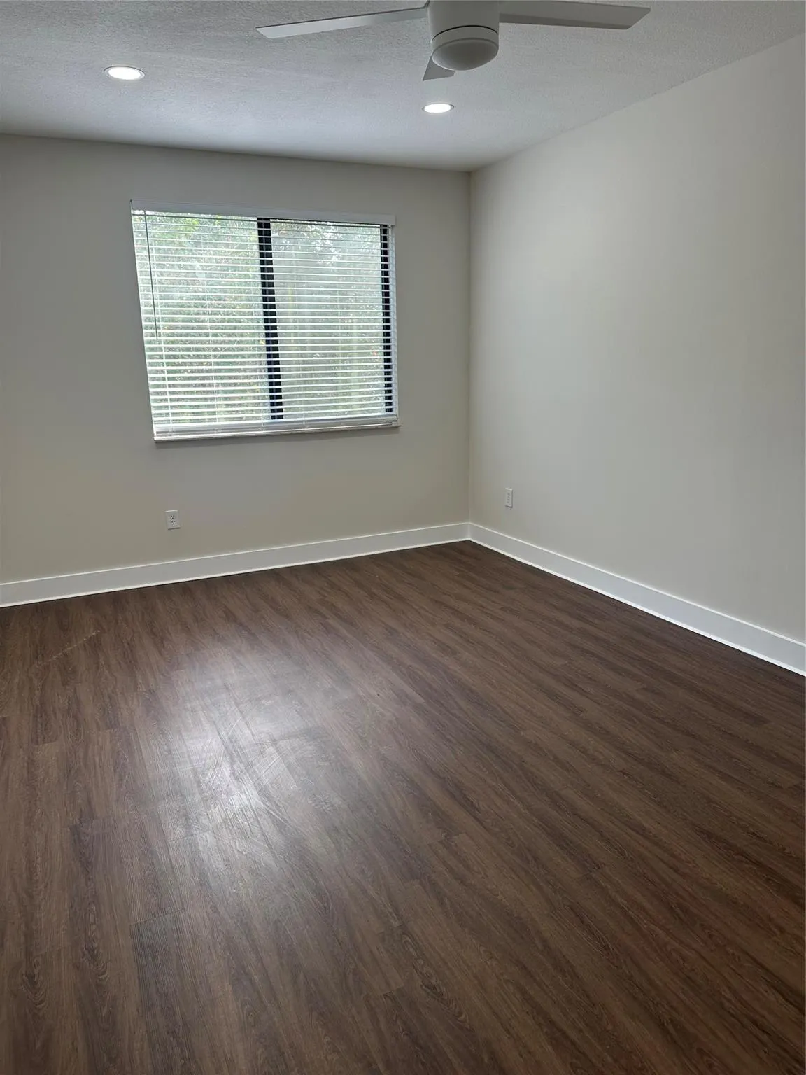 3240 SW 16th Ter