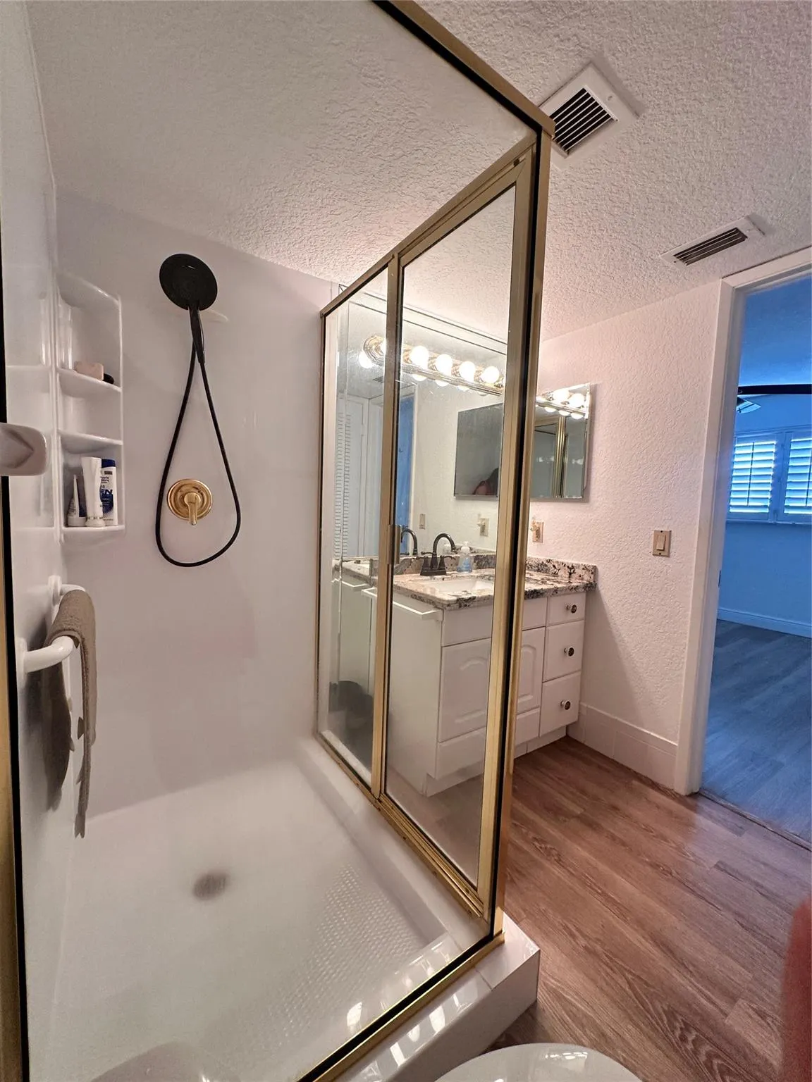 1160 Hillsboro Mile, #304