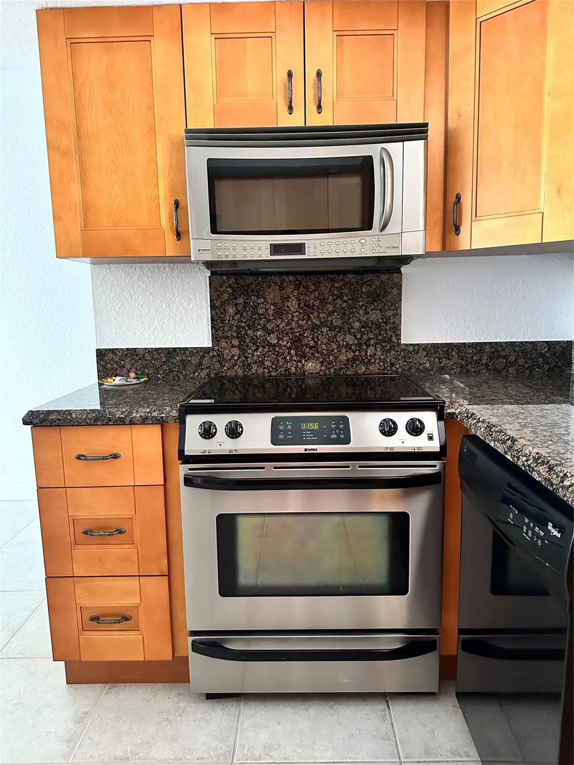 1160 Hillsboro Mile, #304