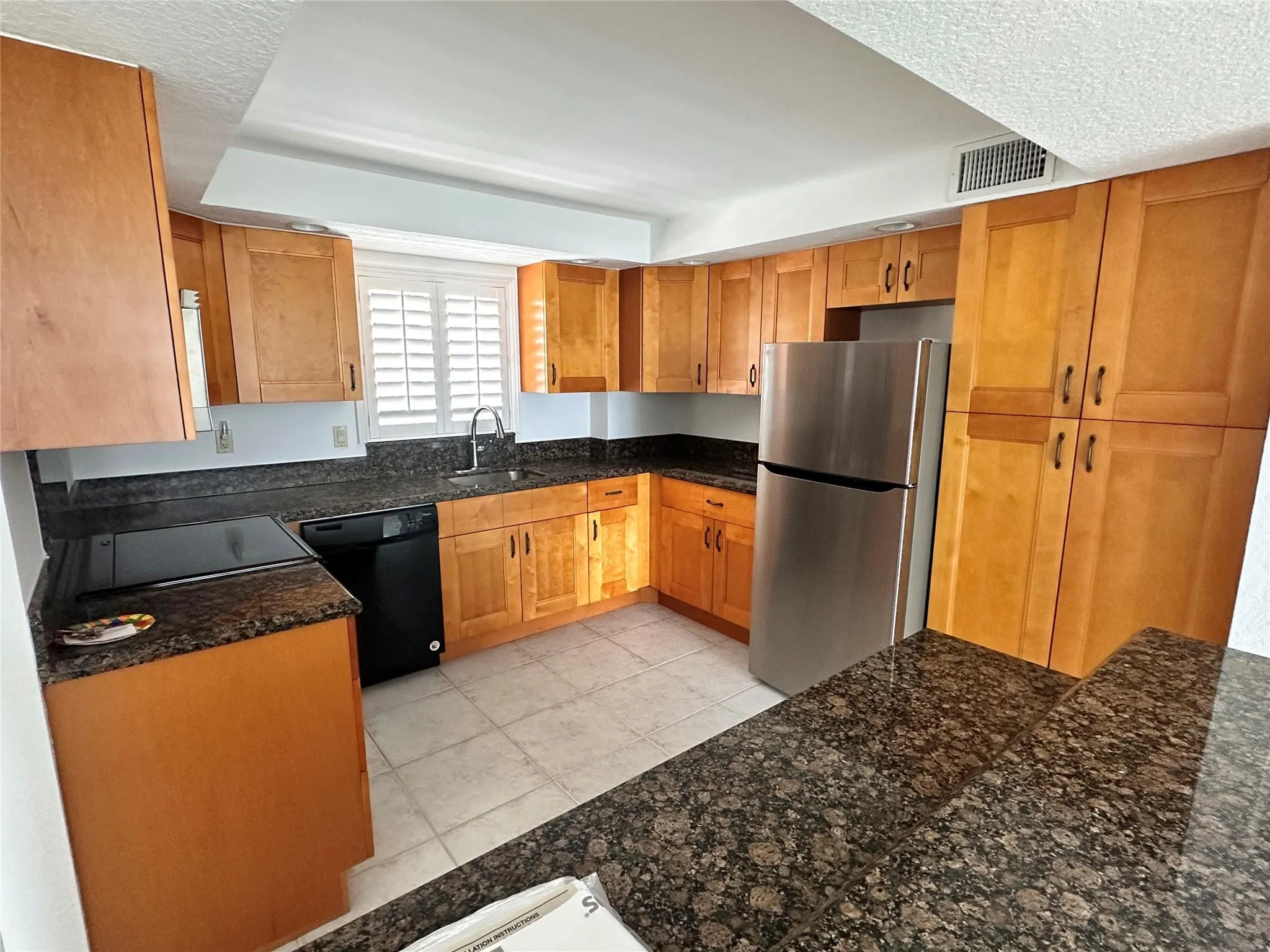1160 Hillsboro Mile, #304