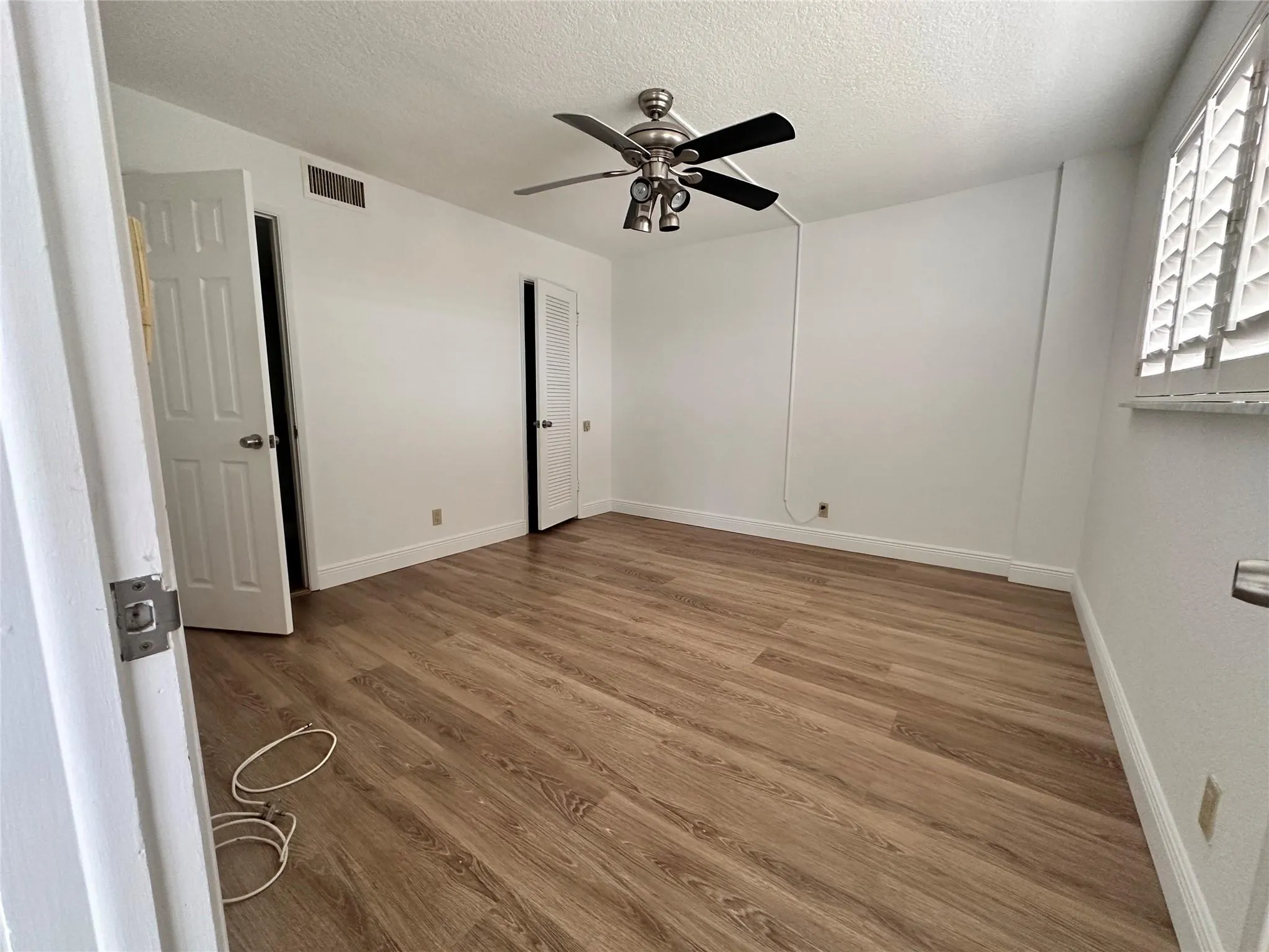 1160 Hillsboro Mile, #304