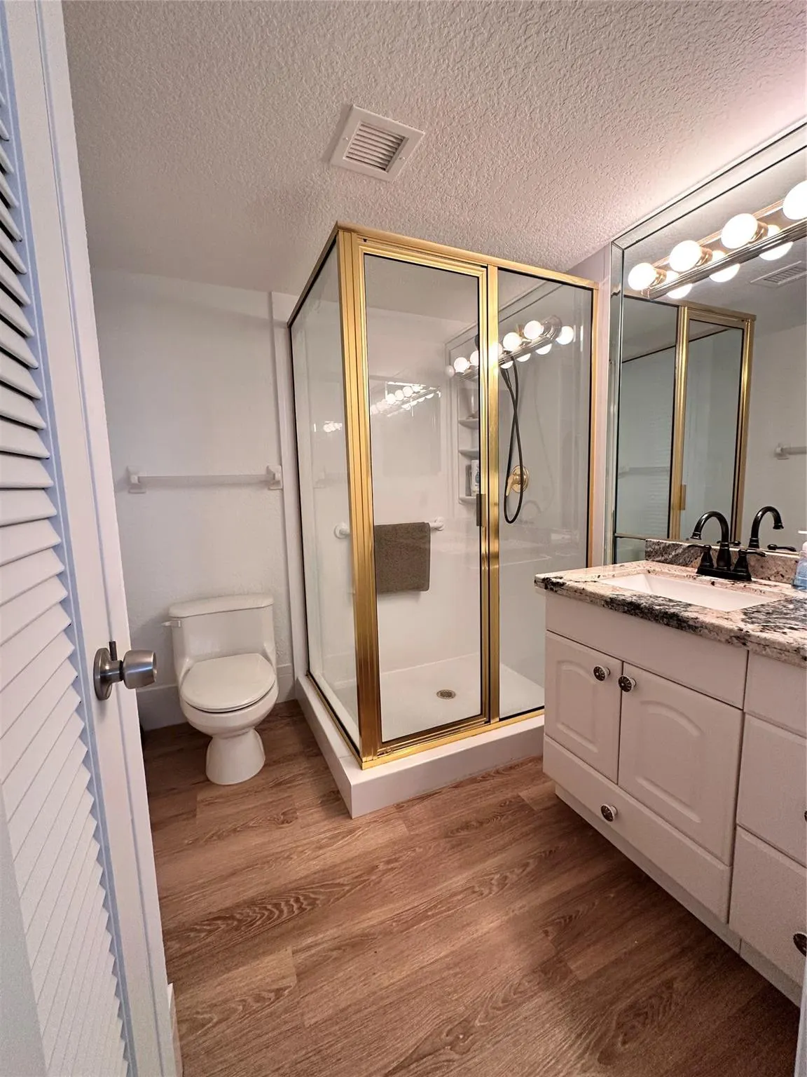 1160 Hillsboro Mile, #304