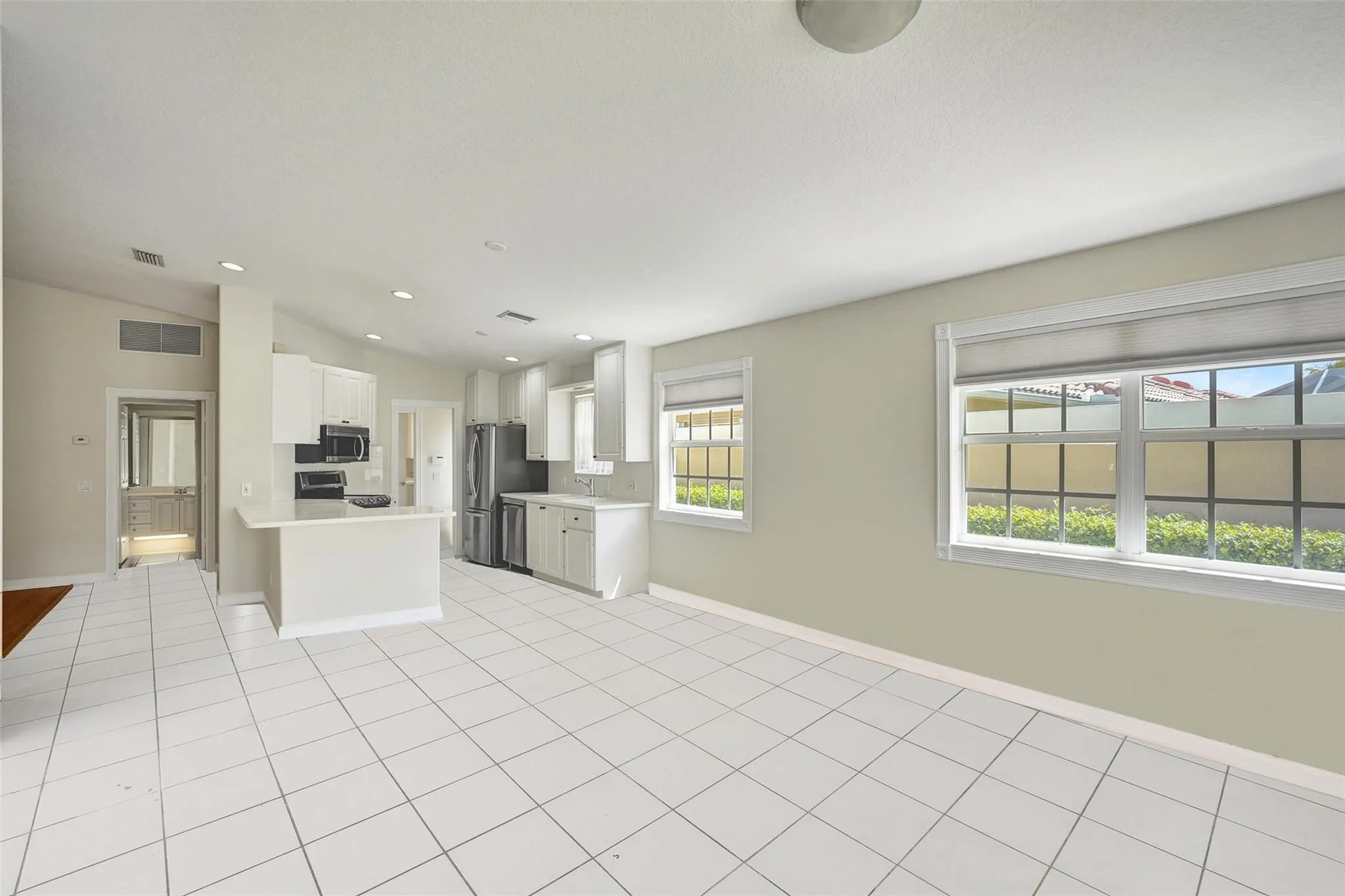 8168 Montserrat Pl