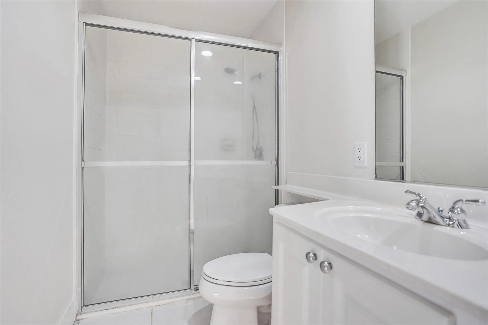 8168 Montserrat Pl