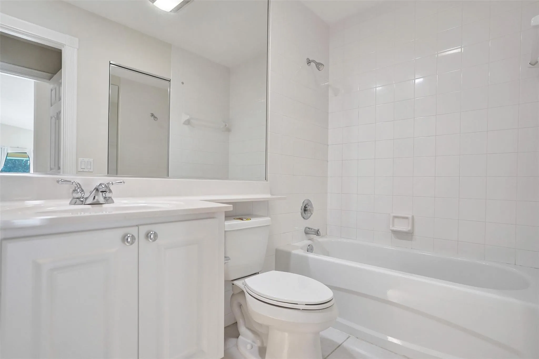 8168 Montserrat Pl