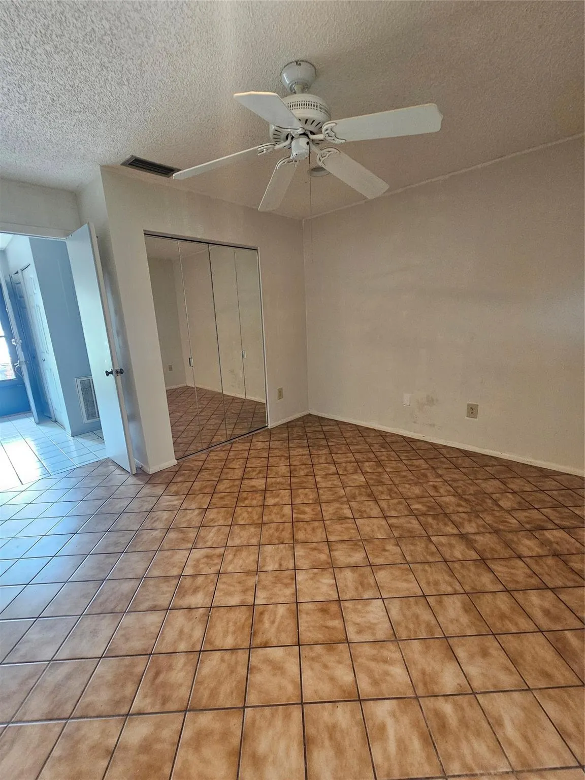 263 Deerfield Ct