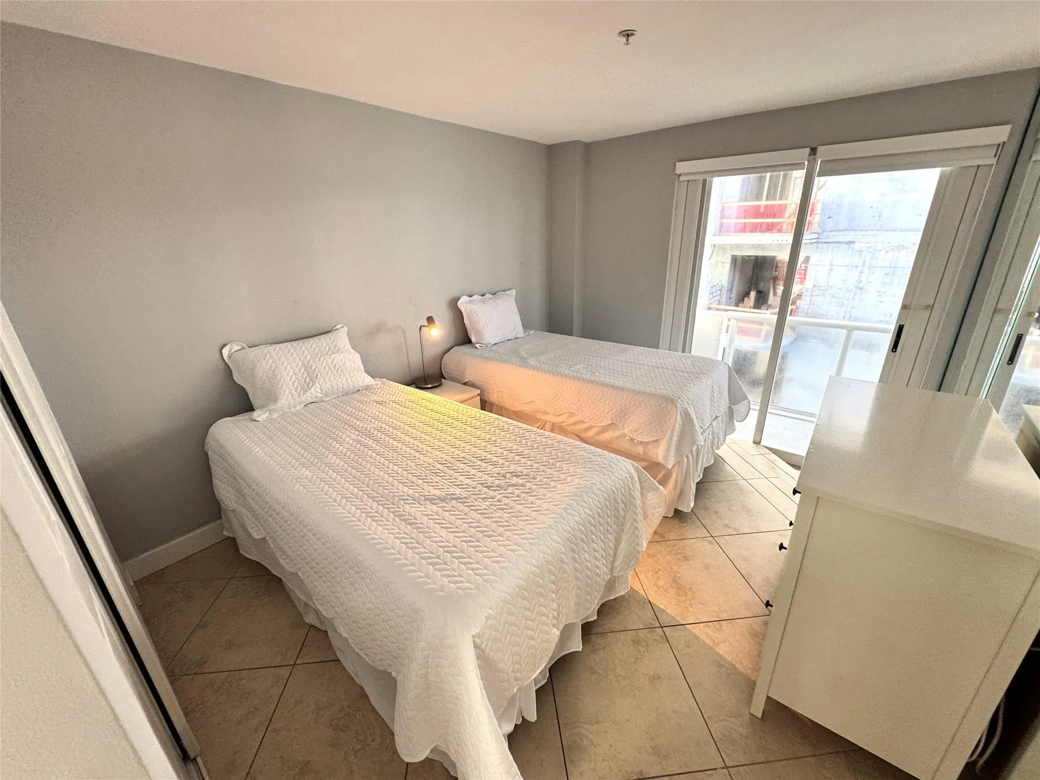 9195 Collins Ave, #PH4