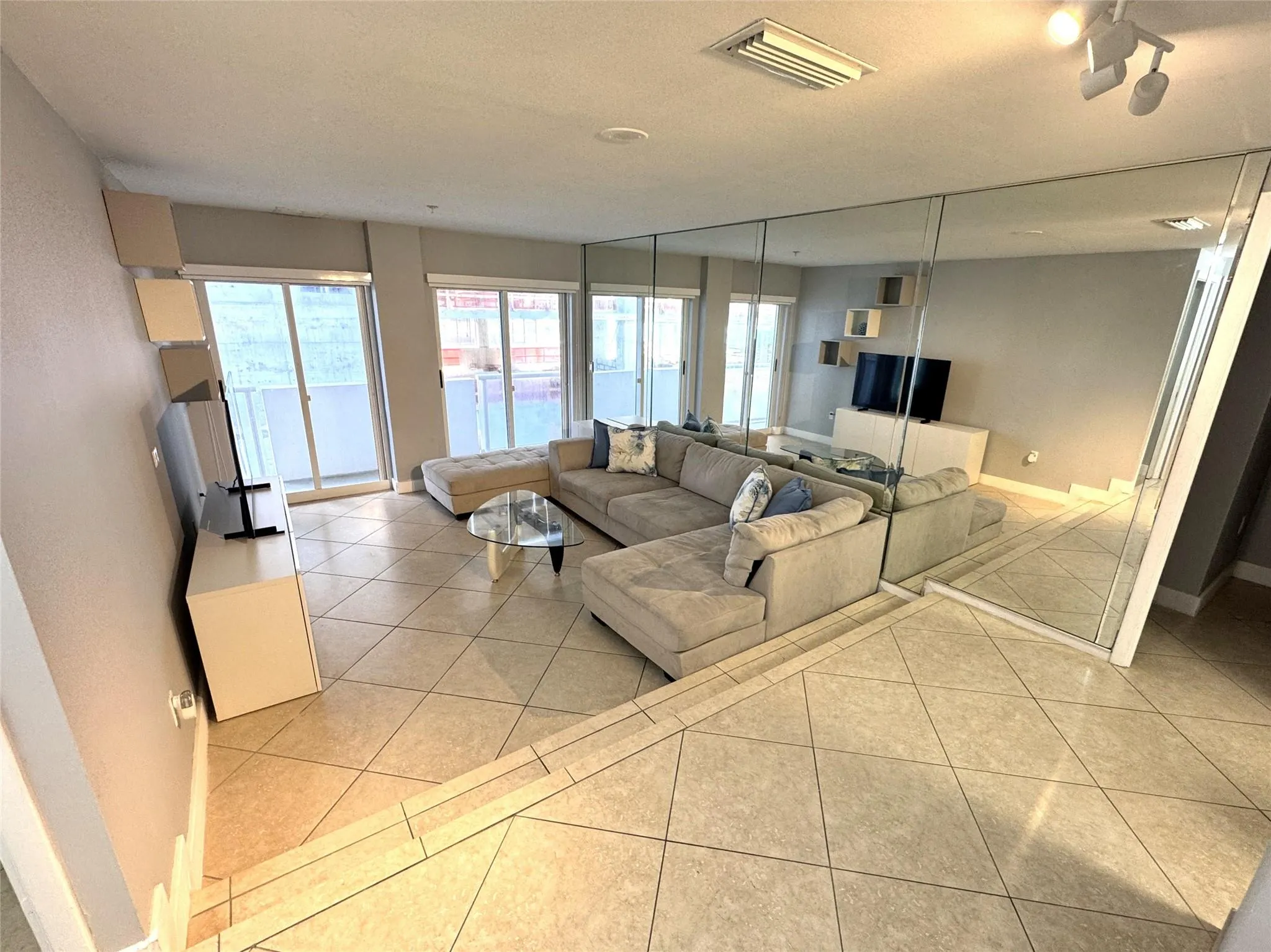 9195 Collins Ave, #PH4