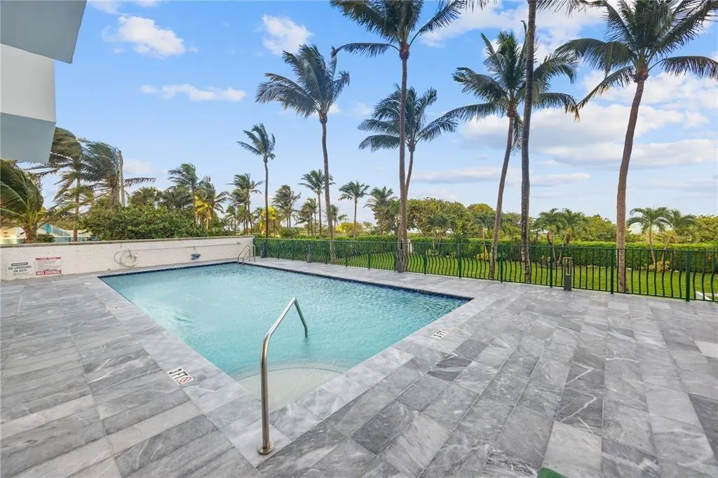 9195 Collins Ave, #PH4