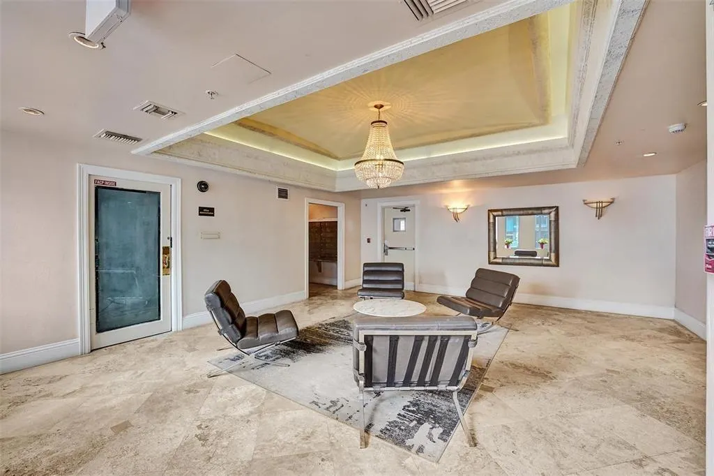 9195 Collins Ave, #PH4