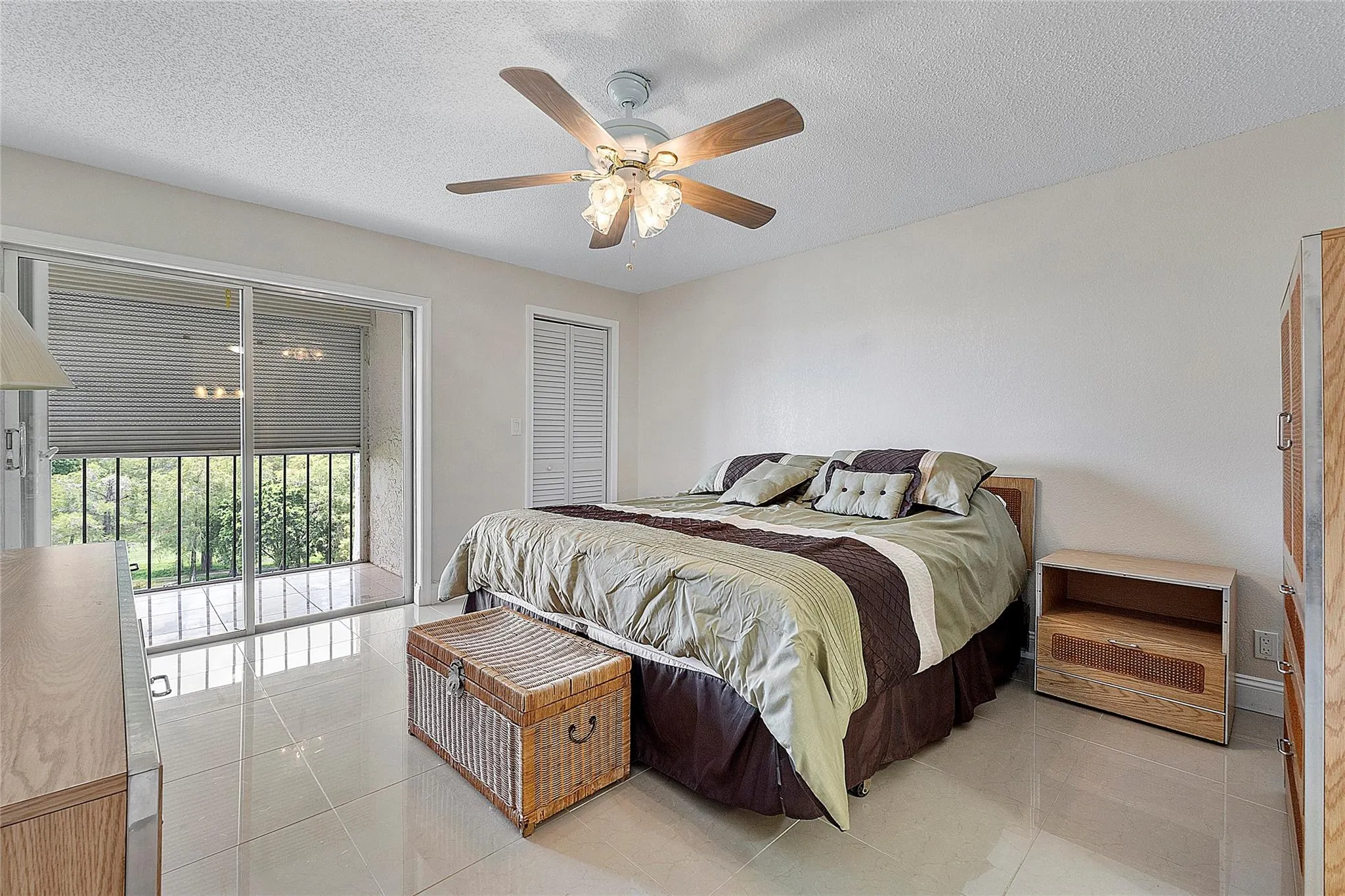 5860 NW 44th St, #706