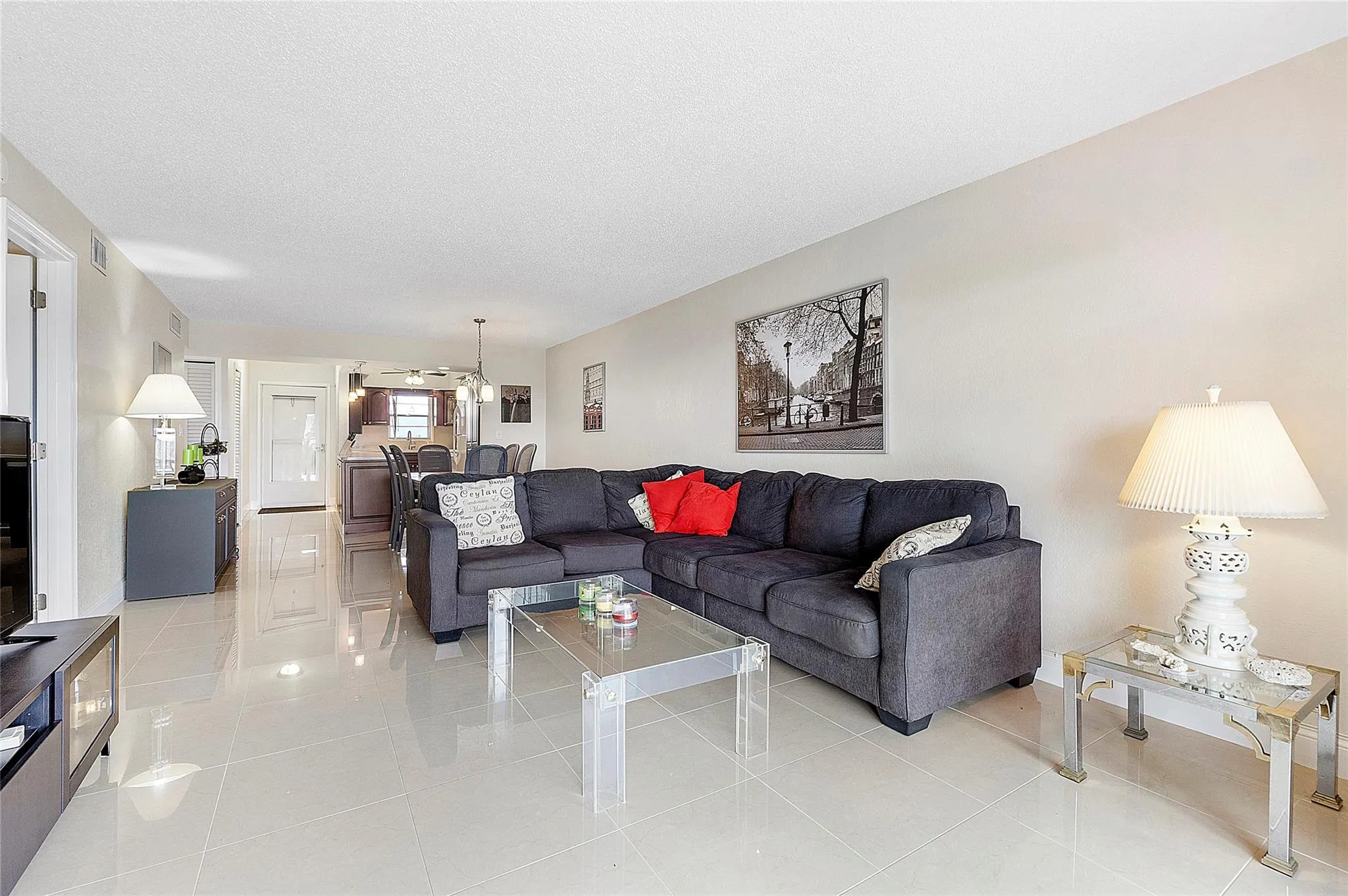5860 NW 44th St, #706