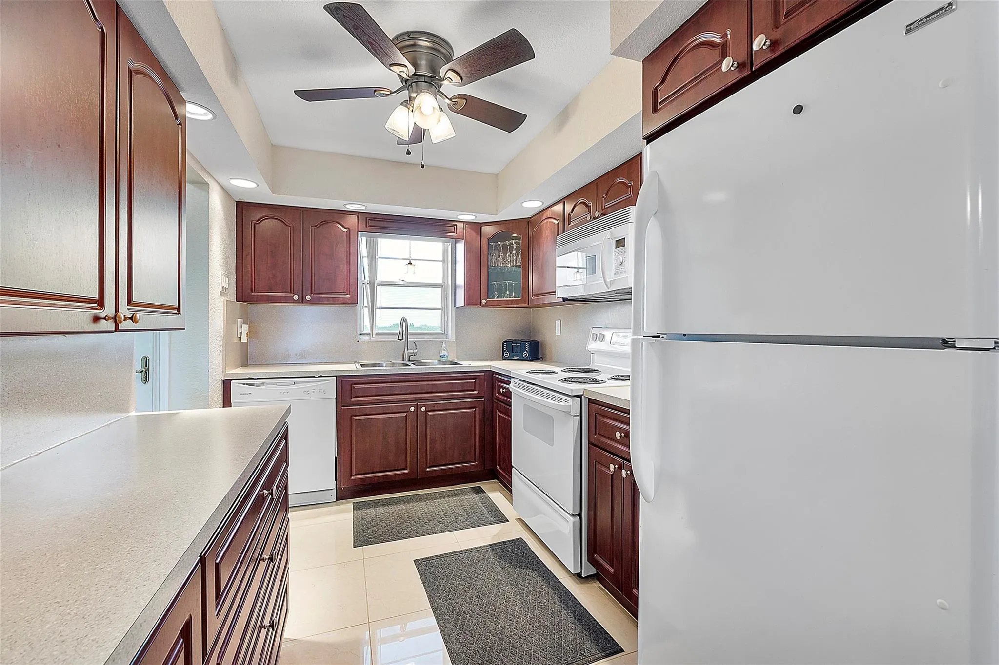 5860 NW 44th St, #706